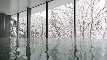 Bañera de hidromasaje interior