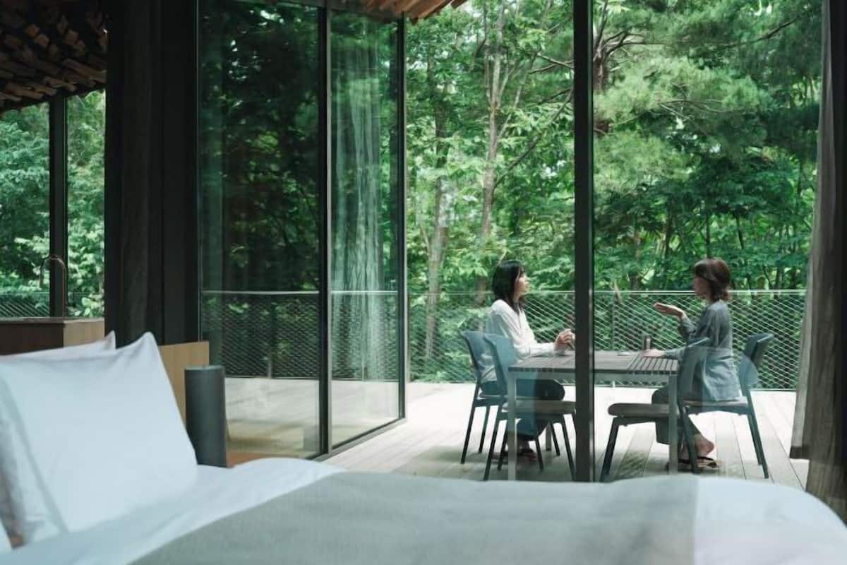 Espace de travail pour ordinateur portable, Wi-Fi gratuit, draps fournis