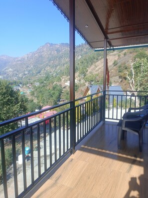 Chambre Deluxe, balcon, vue lac | Terrasse/Patio