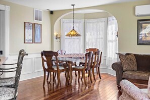 Dining - Poolside Home Block From Beach (Beach Haven)