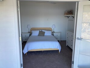 3 chambres, fer et planche à repasser, Wi-Fi, draps fournis