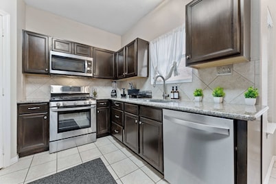 Luxurious Home with Great Pool Area