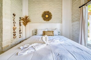 9 bedrooms, desk, iron/ironing board, free WiFi