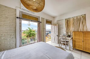 9 bedrooms, desk, iron/ironing board, free WiFi
