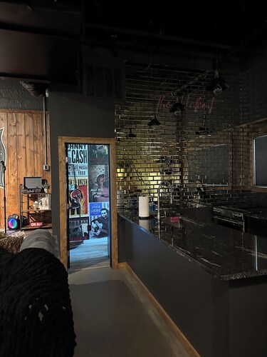 The HideOut- a piece of Nashville in CA