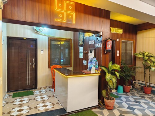 Janki Je Bhawan Homestay , Ayodhya - Step away from Ram Temple