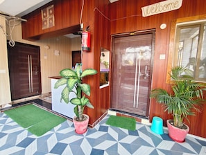 Garden view - Janki Je Bhawan Homestay , Ayodhya - Step away from Ram Temple (Ayodhya)