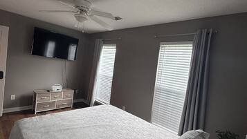 4 makuuhuonetta, silitysrauta/-lauta, Wi-Fi, vuodevaatteet