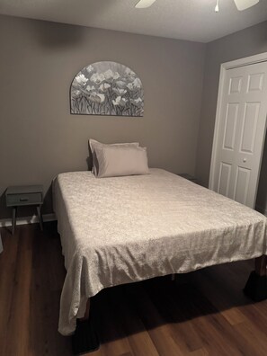 4 Schlafzimmer, Bügeleisen/Bügelbrett, WLAN, Bettwäsche