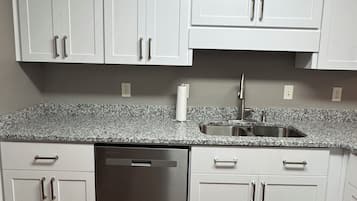 Mikroaaltouuni, uuni, liesi, astianpesukone