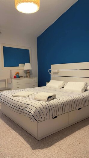 2 chambres, fer et planche à repasser, accès Internet, draps fournis