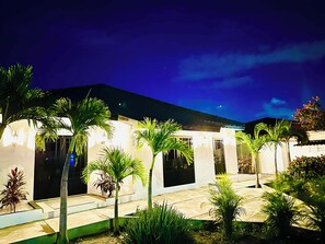 Interior entrance - Eagle Stays Aruba (Oranjestad)