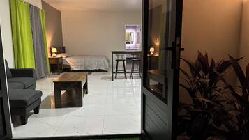 Suite estudio de lujo | Ropa de cama de alta calidad y edredones de plumas