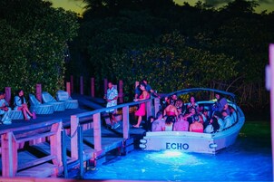 Beach nearby, white sand, 10 beach bars