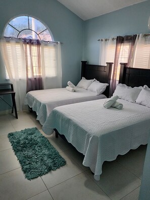 2 室のベッドルーム、アイロン / アイロン台、WiFi、ベッドシーツ