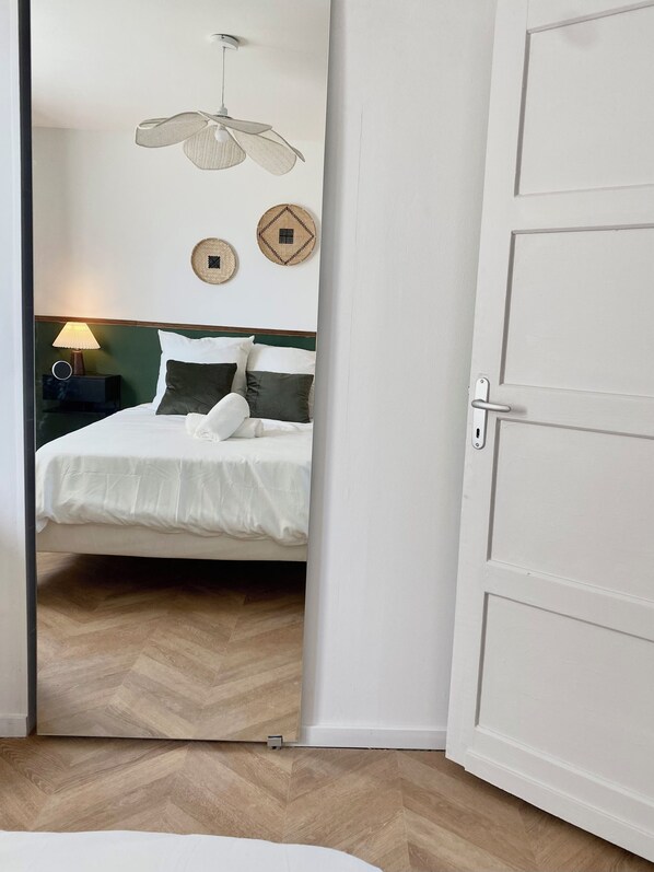 1 soverom, strykejern/-brett, wi-fi (inkludert) og sengetøy