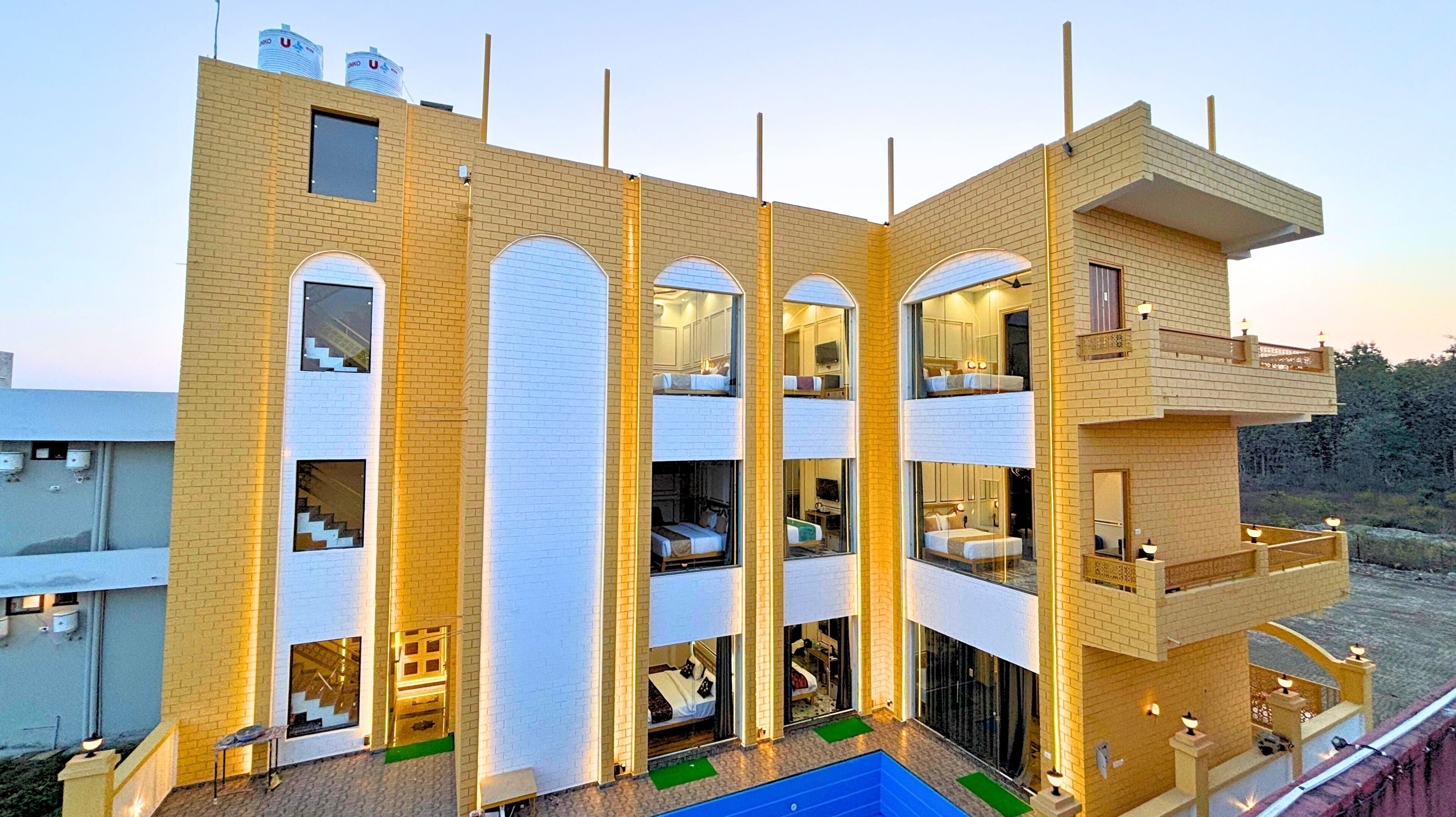 숙박 시설 정면