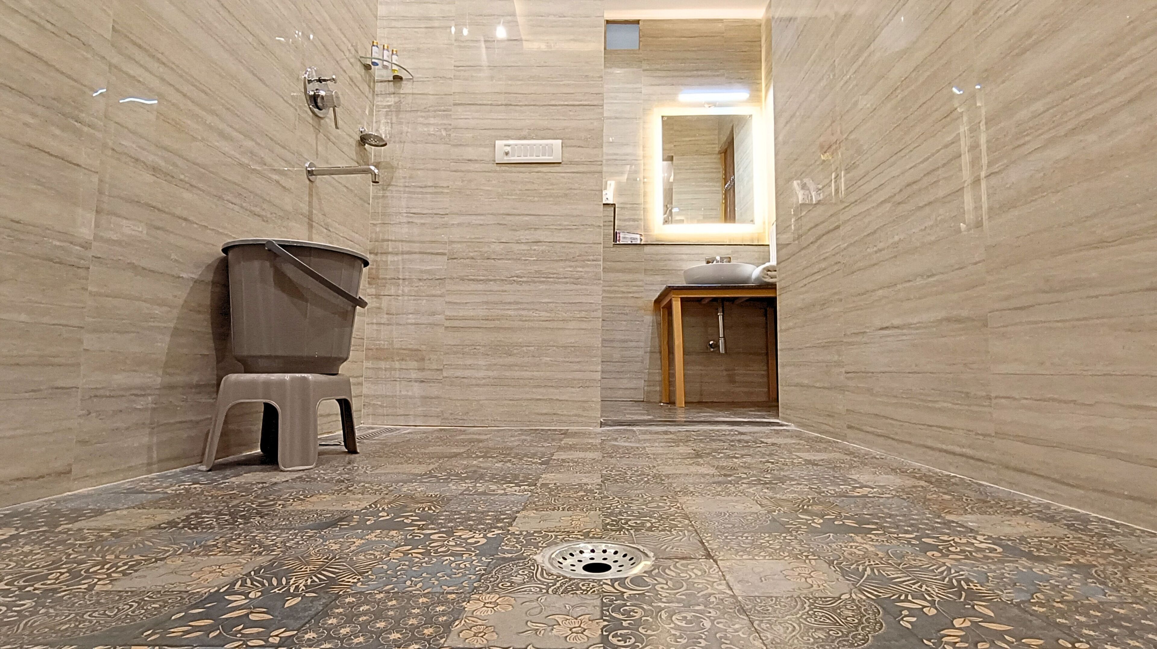 Superior Room | Bathroom | Shower, free toiletries, towels, soap