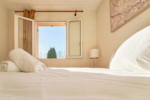 2 bedrooms, WiFi, bed sheets - Parenthèse ensoleillée - Beach & softness in Le Pradet (Le Pradet)