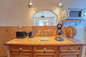 Fridge, microwave, oven, stovetop - Parenthèse ensoleillée - Beach & softness in Le Pradet (Le Pradet)