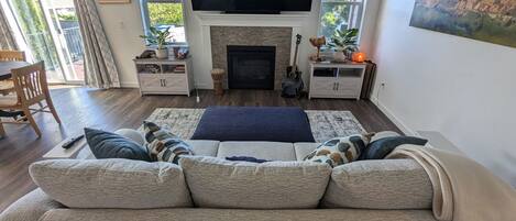 Smart TV, fireplace, video games, books