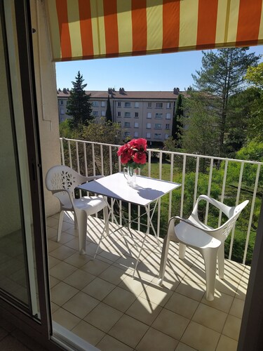 Studio classified 2* Gréoux-les-Bains TB Qual/€