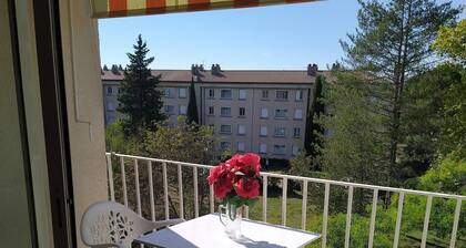 Studio classified 2* Gréoux-les-Bains TB Qual/€