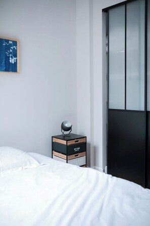 3 bedrooms, iron/ironing board, travel crib, WiFi