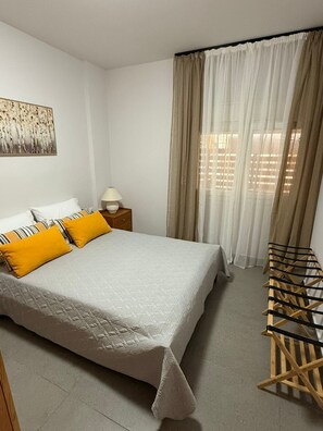1 bedroom, iron/ironing board, WiFi, bed sheets - new and comfy apartment near heraklion city airport and sea  (Nea Alikarnassos)