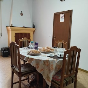 Dining - 3 km from Maria Cecilia Hospital, La Casetta Di Cotignola BnB (Cotignola)