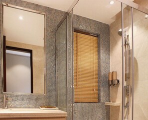 Executive Condo, 2 Double Beds, Kitchen, Garden View | Bathroom shower - Uhome Apartments (Shenzhen)