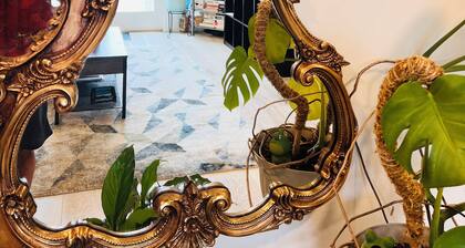 Magnolia Private Unit with Kitchen & Patio