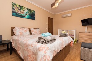 4 chambres, fer et planche à repasser, Wi-Fi, draps fournis
