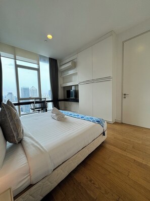 Suite exécutive, 2 chambres, vue sur la ville | Draps italiens de Frette, literie de qualité