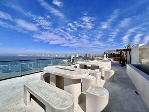 Outdoor dining - Moderno departamento con vista al mar (Mazatlán)
