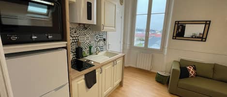 Four Ă micro-ondes, un four, surface de cuisson, lave-vaisselle