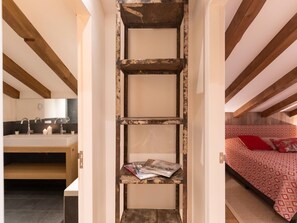 3 Schlafzimmer, Reisekinderbett