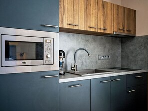 Microwave, dishwasher