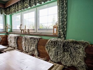 Dining - Beautiful apartment for 4 guests with WIFI, TV and terrace (Jilemnice)