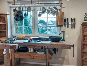 Microondas, horno y lavavajillas