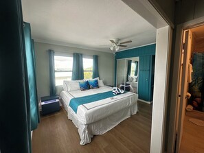 Bügeleisen/Bügelbrett, kostenloses WLAN, Bettwäsche