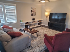 Una Smart TV, libros