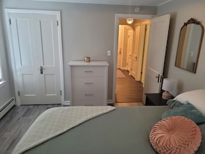 2 chambres, fer et planche à repasser, Wi-Fi, draps fournis