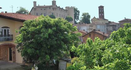 Country house in quiet village. Pets allowed