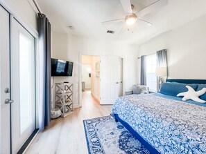 3 bedrooms, desk, iron/ironing board, travel crib