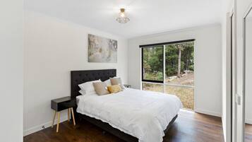 3 bedrooms, WiFi, bed sheets