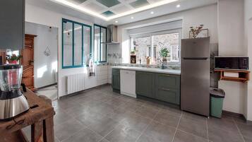 Frigorífic, forn, placa de cuina i rentaplats