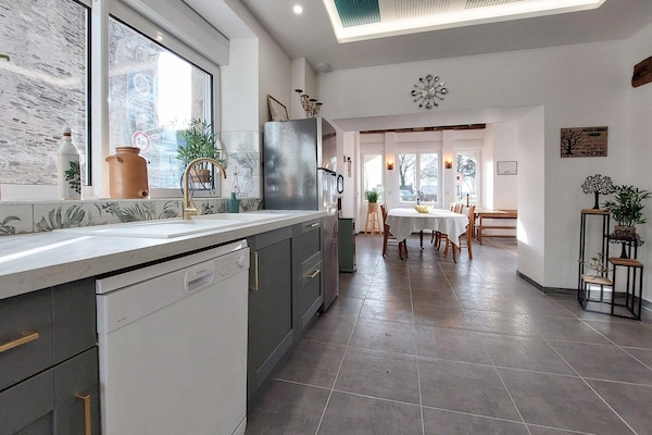 Frigorífico, horno, placa de cocina y lavavajillas