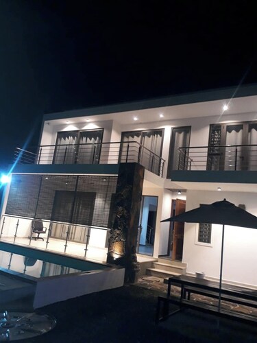 Spacious 4-bedroom villa in fabulous Petit Raffray with AC, WiFi with big garden