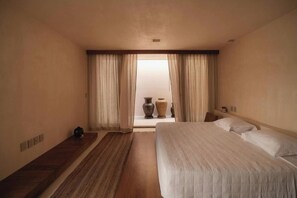 5 bedrooms, WiFi, bed sheets